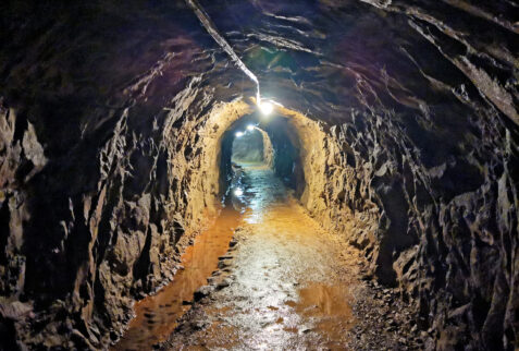 Marzoli mine - Mine tunnel with side channel for water outflow - BBOfItaly