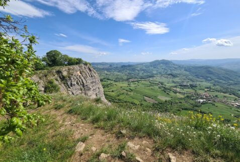 Glimpse from the top of Pietra di Bismantova - Emilia Romagna