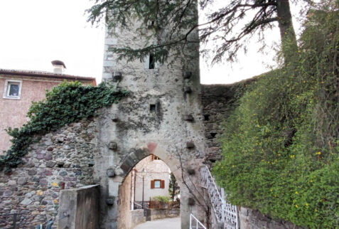 Merano – city walls with gate and tower