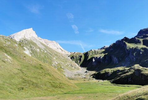 Grande Rochere – the end part of Vallone di Planaval with Aiguille de Bonalex (left)