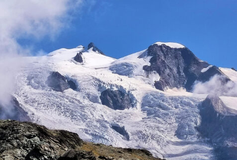 Quintino Sella – from left Corno Nero (4308 meters high), Piramide Vincent (4208 meters high) – BBofItaly