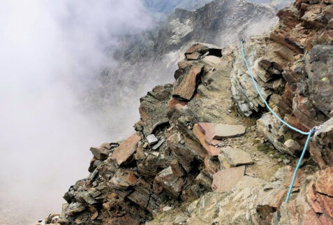 Quntino Sella – on the ridge the side of the path with huge overhangs – BBofItaly