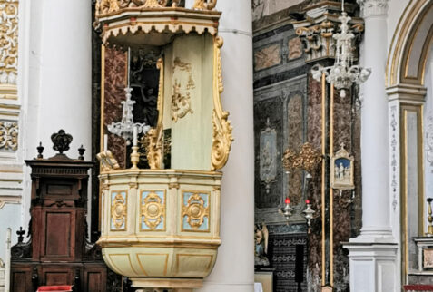 Modica – glimpse of the interior of Duomo di San Pietro – BBofItaly