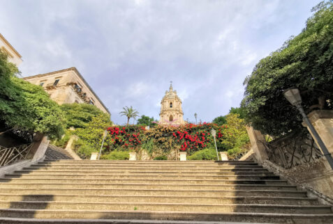 Modica – the very long staircase to Duomo di San Giorgio – BBofItaly