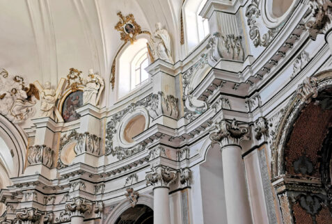 Noto – awesome walls of Chiesa di Santa Chiara – BBofItaly