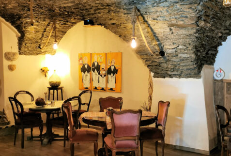 Etroubles – a tiny restaurant located in an old cellar - BBofItaly