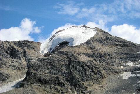 Rifugio Serristori – the environment that encompasses the Serristori shelter - BBofItaly