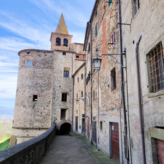 Anghiari – walking on the walls of the hamlet – BBofItaly