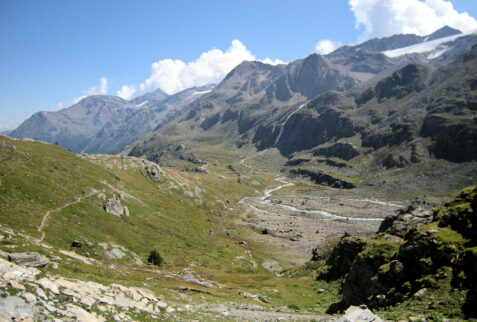 Val Martello – meadows take place where the glacier used to be in the ancient past – BBofItaly