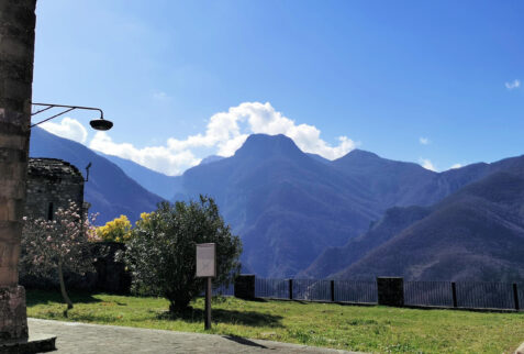 Monte dei Bianchi- the churchyard of San Michele Arcangelo from which you can enjoy a fantastic panorama – BBofItaly