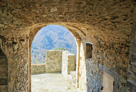 Monte dei Bianchi – glimpse of Monte dei Bianchi – BBofItaly