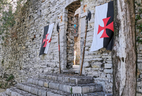 Vezio castle – the gate of the defensive walls – BBofItaly