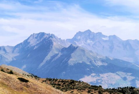 Metz – Chaligne – Tza – the Grand Combin (4314 meters high) and on the left Mont Velan (3727 meters high) – BBofItaly