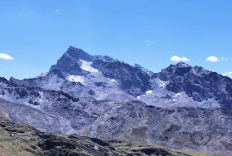 Vallone di Plontaz – Rabuigne peak 3261 meters high, dominates the landscape – BBofItaly