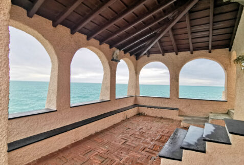 Levanto – the gorgeous view from the porches of Madonnina della Punta, projected toward the sea – BBofItaly