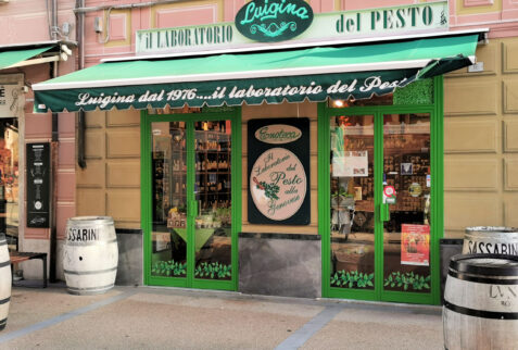 Levanto – a gastronomy shop in Levanto downtown, well known for its Pesto a special dressing for the pasta – BBofItaly