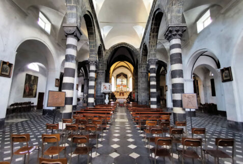Levanto – interior of church of Sant’Andrea – BBofItaly