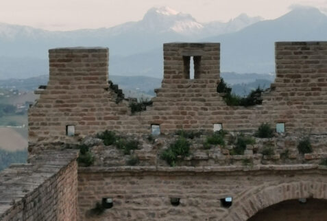 Montefiore dell’Aso – Gran Sasso in the background of the battlements – BBofItaly