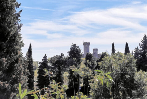 Parco Sigurtà – in the background the Scaligero Castle – BBofItaly