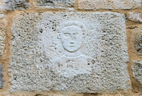 Santa Maria della Strada Matrice – face carved on a stone of the bell tower, a mysterious meaning of this icon – BBofItaly