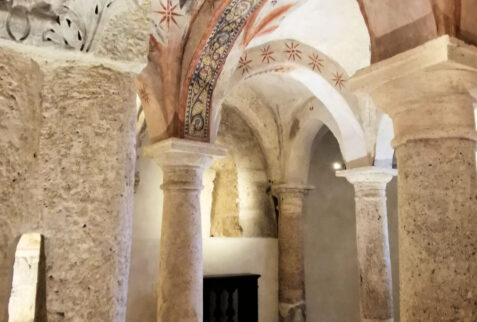 Ascoli Piceno – A glimpse of the crypt of cathedral of Ascoli Piceno – BBofItaly