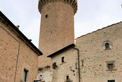 Santo Stefano di Sessanio – a glimpse of the hamlet tower – BBofItaly