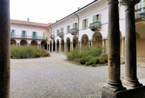 Varese – an hold courtyard – BBofItaly