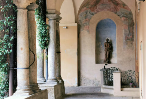 Varese – a glimpse of the old courtyard gallery – BBofItaly