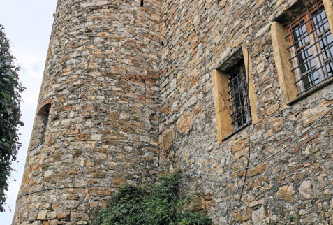 Cervo – the tower of Clavesana castle – BBofItaly