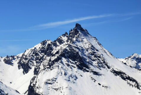 La Stella – Grand Nomenon (3488 meters high) in foreground – BBofItaly