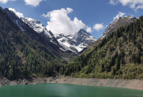 Capanna Mambretti – a glimpse on the Scais lake – BBofItaly