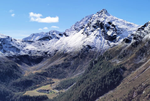 Lago del Truzzo – mount Pizzaccio and below the Lendine pasture with stables and shepherd’s shelters – BBofItaly