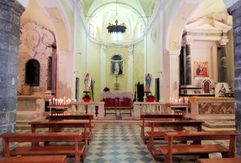 Tellaro – a glimpse inside the ancient San Giorgio church – BBofItaly