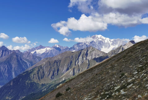 Punta Fetitia – still the view of the Mont Blanc seen from a very steep slope – BBofItaly