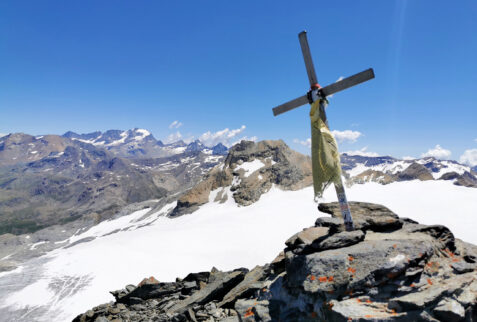 Traversiere – the top of Becca della Traversier with its cross – BBofItaly