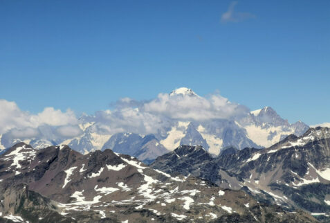 Traversiere - on the background Mont Blanc 4808 meters high - BBofItaly