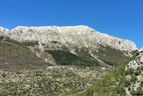 Barrea – view of Monte Chiarano – BBofItaly