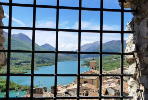 Barrea – glimpse from a window of the castle – BBofItaly