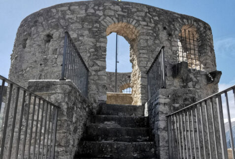 Barrea – the tower of the castle – BBofItaly