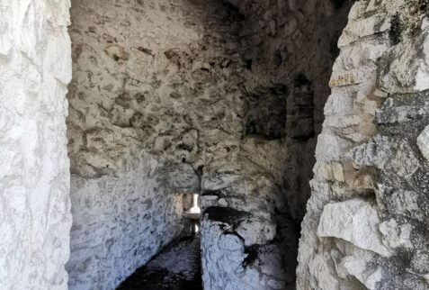 Barrea – the cave under the tower of the castle – BBofItaly